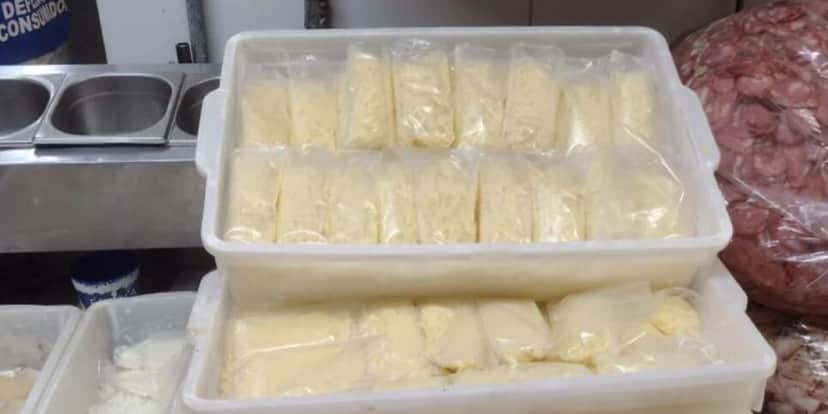 Diversos alimentos vencidos e sem rótulo de identificação (Reprodução: Sodec) Diversos alimentos vencidos e sem rótulo de identificação (Reprodução: Sodec)