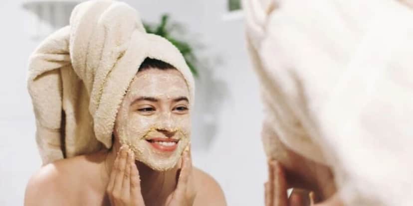 Peeling com açúcar é um dos mais utilizados (Reprodução: Internet) Peeling com açúcar é um dos mais utilizados (Reprodução: Internet)