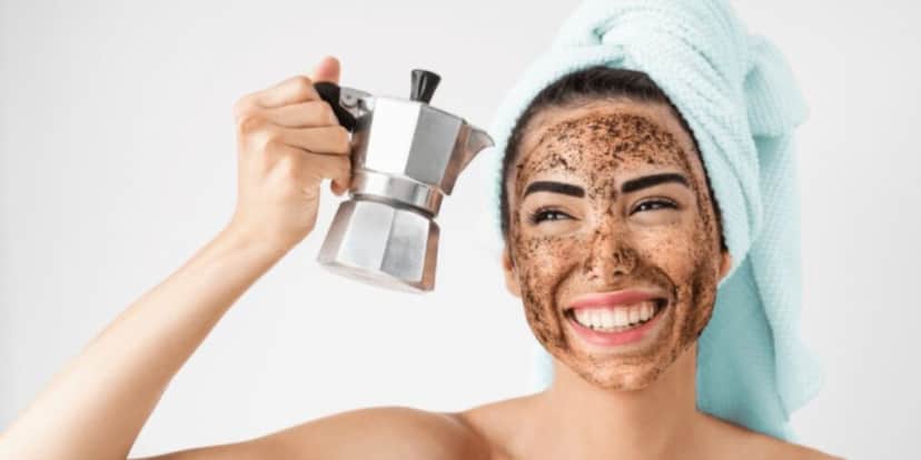 O café ajuda a acabar com as rugas na pele (Reprodução: Internet) O café ajuda a acabar com as rugas na pele (Reprodução: Internet)