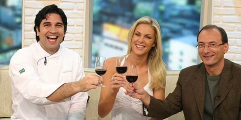 Britto Jr ao lado de Ana Hickmann e Edu Guedes (Reprodução: Record) Britto Jr ao lado de Ana Hickmann e Edu Guedes (Reprodução: Record)