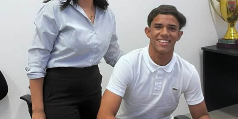 Joaquim já atuou pelo Santo André e Botafogo, mas agora vai reforçar as categorias de base do Corinthians (Foto: Reprodução/ Internet) Joaquim já atuou pelo Santo André e Botafogo, mas agora vai reforçar as categorias de base do Corinthians (Foto: Reprodução/ Internet)