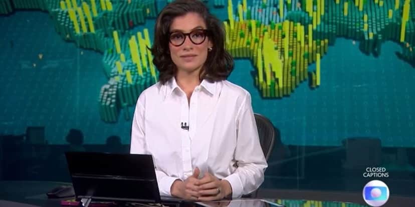 Renata Vasconcellos comanda o Jornal Nacional ao lado de Bonner (Reprodução: Globo) Renata Vasconcellos comanda o Jornal Nacional ao lado de Bonner (Reprodução: Globo)