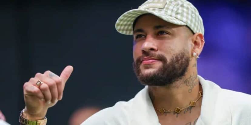 Neymar vira dono de novo gigante do Brasil em maio (Reprodução/Yasser Bakhsh/Getty Images) Neymar vira dono de novo gigante do Brasil em maio (Reprodução/Yasser Bakhsh/Getty Images)