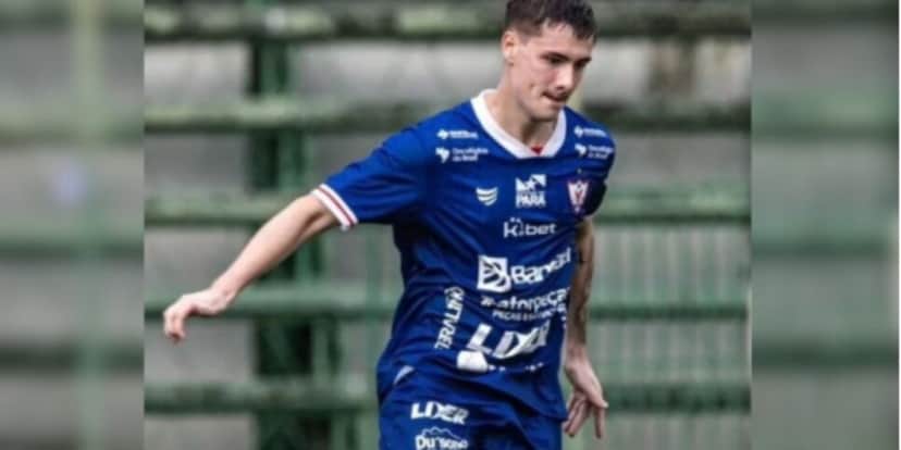 Afonso Rossa, zagueiro de 19 anos, morre de infarto - (Foto: Reprodução / Internet) Afonso Rossa, zagueiro de 19 anos, morre de infarto - (Foto: Reprodução / Internet)