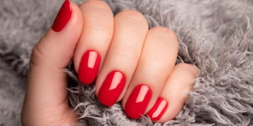 Esmalte vermelho (Foto: Reprodução / Canva) Esmalte vermelho (Foto: Reprodução / Canva)