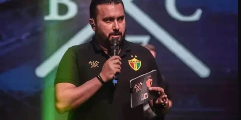 Morre o apresentador Fabrício Wippel aos 43 anos (Foto: Reprodução/ Internet) Morre o apresentador Fabrício Wippel aos 43 anos (Foto: Reprodução/ Internet)