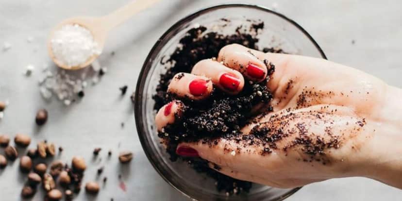 Esfoliante com café para tirar as manchas na coxa (Reprodução: Internet) Esfoliante com café para tirar as manchas na coxa (Reprodução: Internet)