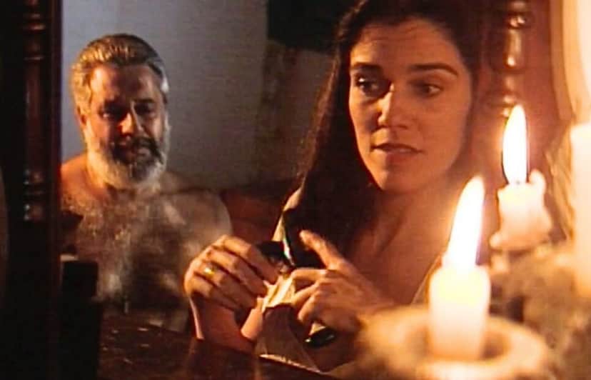 Em 1993, José Inocêncio (Antônio Fagundes) e Aurora (Mara Carvalho) na primeira versão de Renascer (Foto: Reprodução / Globoplay) Em 1993, José Inocêncio (Antônio Fagundes) e Aurora (Mara Carvalho) na primeira versão de Renascer (Foto: Reprodução / Globoplay)