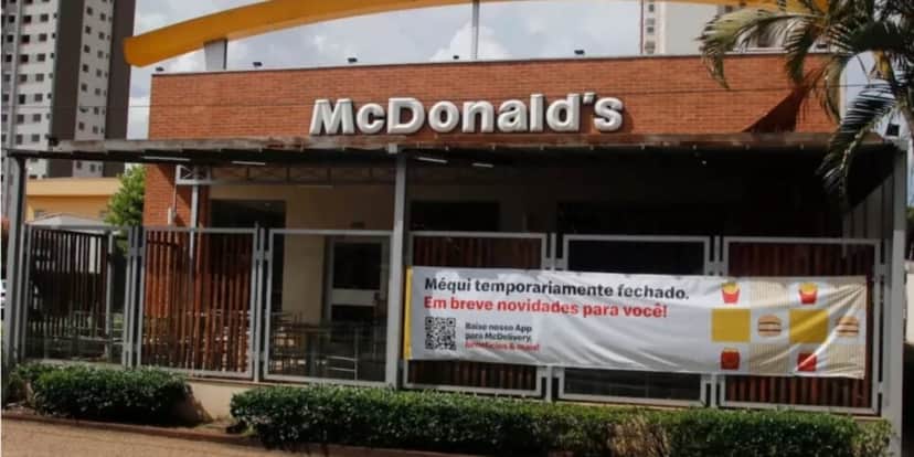 McDonald's foi fechado e comunicado de aviso chamou atenção (Foto: Reprodução/ Internet) McDonald's foi fechado e comunicado de aviso chamou atenção (Foto: Reprodução/ Internet)
