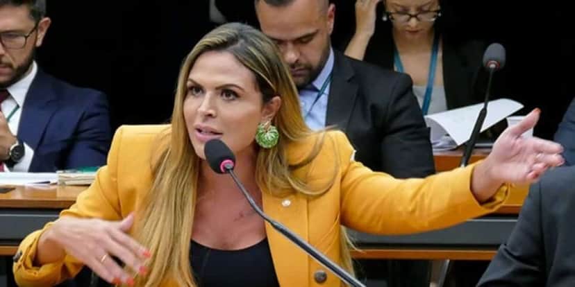 Silvye Alves acusou Gustavo de fake news (Reprodução: Câmara dos Deputados) Silvye Alves acusou Gustavo de fake news (Reprodução: Câmara dos Deputados)