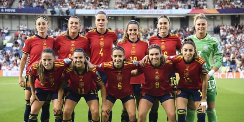Jogadoras da seleção pedem saída de técnica (Reprodução/UOL) Jogadoras da seleção pedem saída de técnica (Reprodução/UOL)
