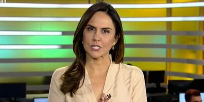Carla Cecato ficou por anos no comando do Fala Brasil (Reprodução: Record) Carla Cecato ficou por anos no comando do Fala Brasil (Reprodução: Record)