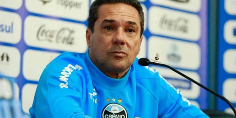 Luxemburgo foi técnico do Grêmio em 2012 - (Foto: Reprodução / Internet) Luxemburgo foi técnico do Grêmio em 2012 - (Foto: Reprodução / Internet)