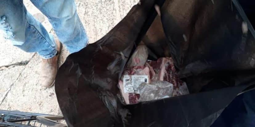 Vários quilos de carnes apreendidos (Reprodução: Vigilância Sanitária/Divulgação) Vários quilos de carnes apreendidos (Reprodução: Vigilância Sanitária/Divulgação)