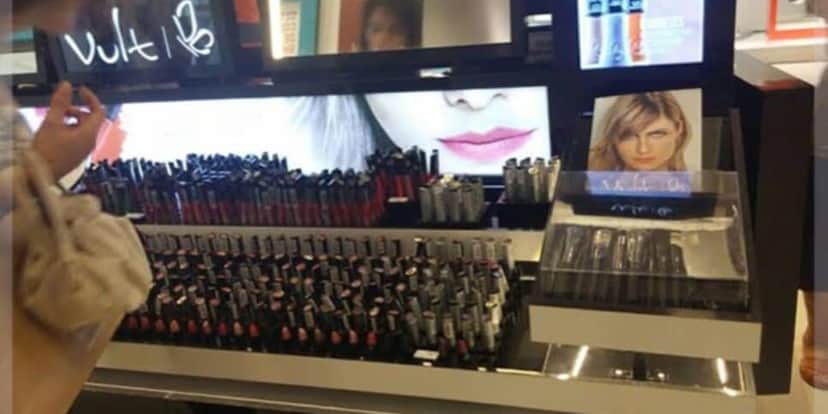 Quiosques da Vult foram arrancados dos shoppings - Foto: Internet Quiosques da Vult foram arrancados dos shoppings - Foto: Internet