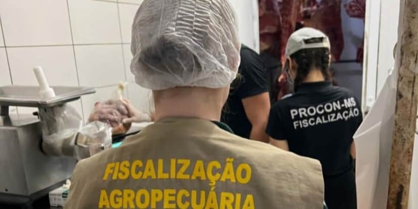Procon/MS fecha açougue em mercado - (Foto: Reprodução / Internet) Procon/MS fecha açougue em mercado - (Foto: Reprodução / Internet)