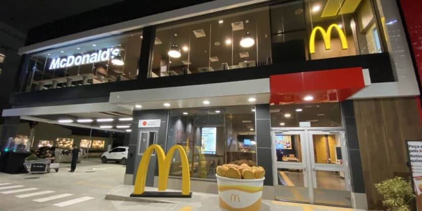 McDonald's fatura bilhões no Brasil todos os anos (Reprodução: McDonald's/Divulgação) McDonald's fatura bilhões no Brasil todos os anos (Reprodução: McDonald's/Divulgação)