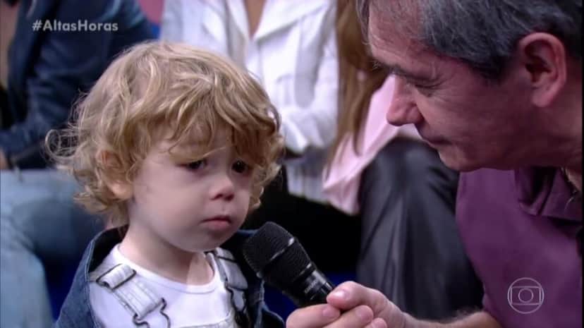 "Fala, garoto!" - o apresentador já entrevistou o filho (Foto: Reprodução/ Altas Horas) "Fala, garoto!" - o apresentador já entrevistou o filho (Foto: Reprodução/ Altas Horas)