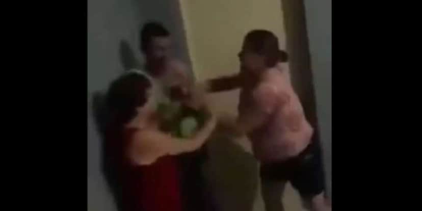 Pastor evangélico é pego no motel com a sogra pela esposa e baixaria toma conta (Foto: Divulgação) Pastor evangélico é pego no motel com a sogra pela esposa e baixaria toma conta (Foto: Divulgação)