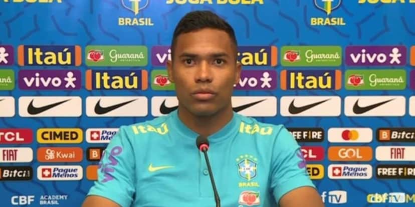 Alex Sandro defendeu por anos a camisa do Brasil (Reprodução: CBF TV) Alex Sandro defendeu por anos a camisa do Brasil (Reprodução: CBF TV)