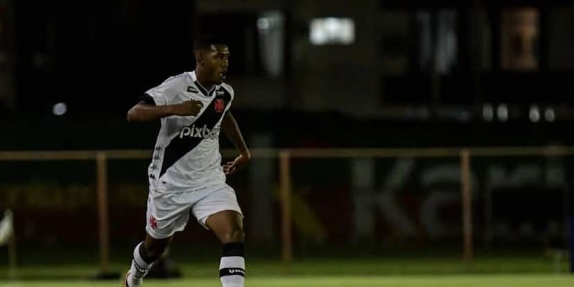 O atacante de futebol, Rayan chamou a atenção de clubes da Europa (Reprodução: Thiago Ribeiro/AGIF) O atacante de futebol, Rayan chamou a atenção de clubes da Europa (Reprodução: Thiago Ribeiro/AGIF)