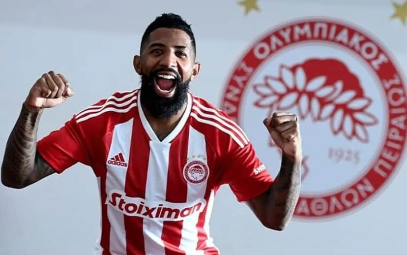 O craque não assinará com o Botafogo (Foto: Divulgação/Olympiacos) O craque não assinará com o Botafogo (Foto: Divulgação/Olympiacos)