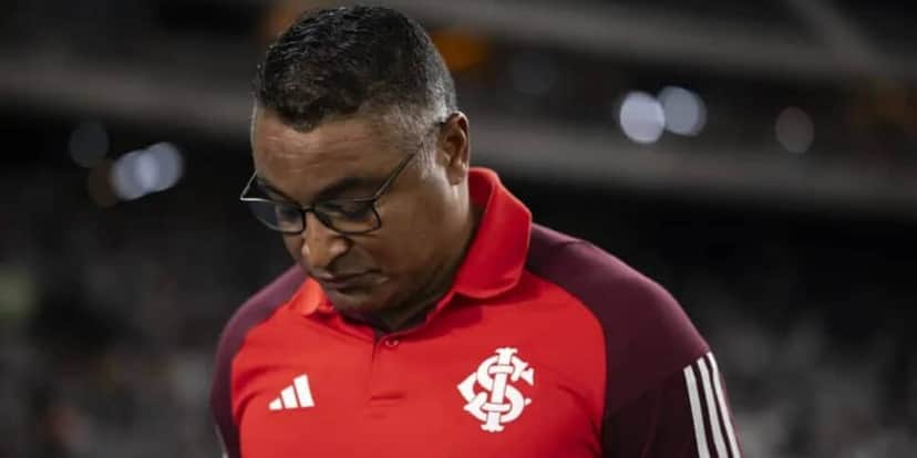 Craque de R$7,6M dá adeus com Alan Patrick: Internacional (Foto: Jorge Rodrigues/AGIF) Craque de R$7,6M dá adeus com Alan Patrick: Internacional (Foto: Jorge Rodrigues/AGIF)