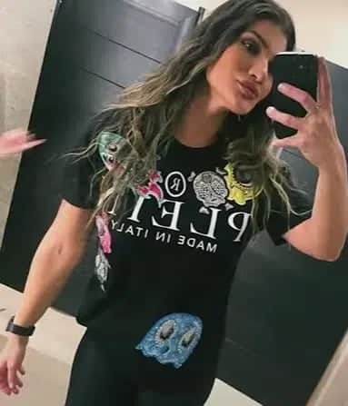 Vendedora vem sendo vista com Belo (Foto: Reprodução/Instagram) Vendedora vem sendo vista com Belo (Foto: Reprodução/Instagram)