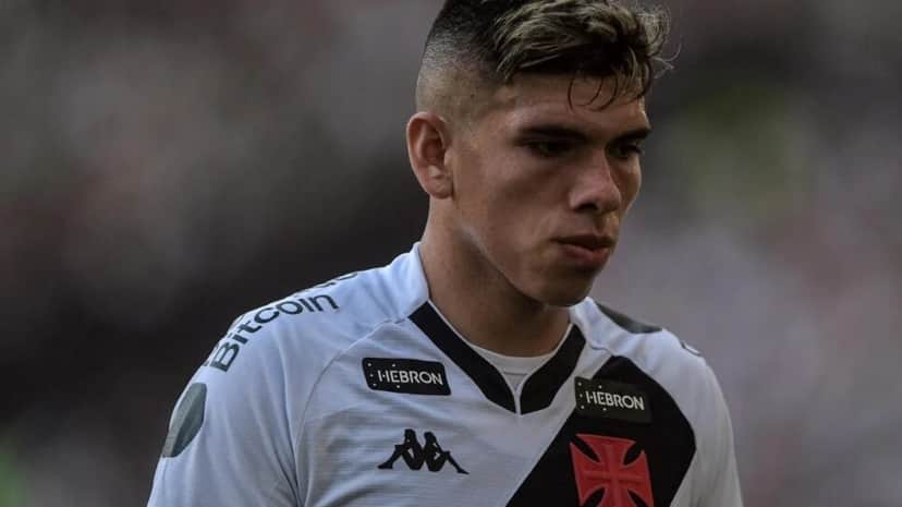 Carlos Palacios quando ainda jogava pelo Vasco (Foto: Thiago Ribeiro/Agif/Gazeta Press) Carlos Palacios quando ainda jogava pelo Vasco (Foto: Thiago Ribeiro/Agif/Gazeta Press)
