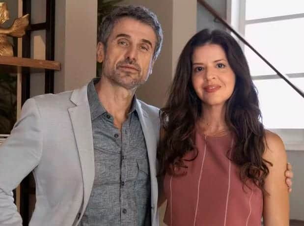Robson (Eriberto Leão) e Fátima (Mariana Santos) em Mania de Você (Foto: Reprodução / Globo) Robson (Eriberto Leão) e Fátima (Mariana Santos) em Mania de Você (Foto: Reprodução / Globo)