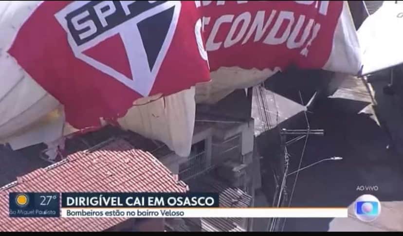 Um dirigível do São Paulo Futebol Clube caiu em um bairro de Osasco, na Grande São Paulo, no começo da tarde desta quarta-feira (25) - Foto SPTV Um dirigível do São Paulo Futebol Clube caiu em um bairro de Osasco, na Grande São Paulo, no começo da tarde desta quarta-feira (25) - Foto SPTV