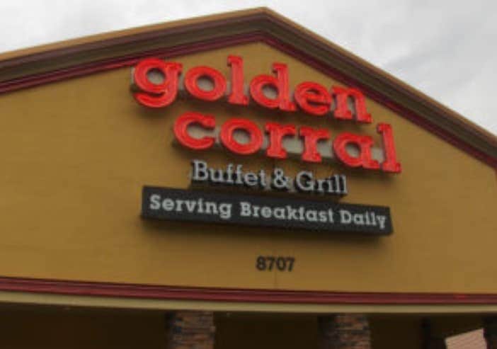 Golden Corral, um dos restaurantes barrados pela Vigilância Sanitária (Foto: Reprodução / Gazeta News) Golden Corral, um dos restaurantes barrados pela Vigilância Sanitária (Foto: Reprodução / Gazeta News)