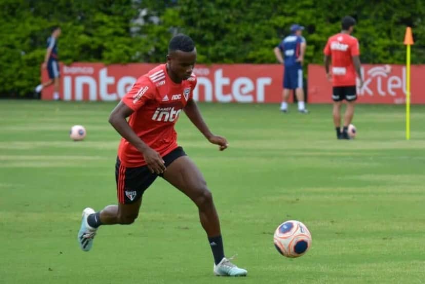 Helinho vai render milhões ao Tricolor (Foto: Divulgação/São Paulo) Helinho vai render milhões ao Tricolor (Foto: Divulgação/São Paulo)