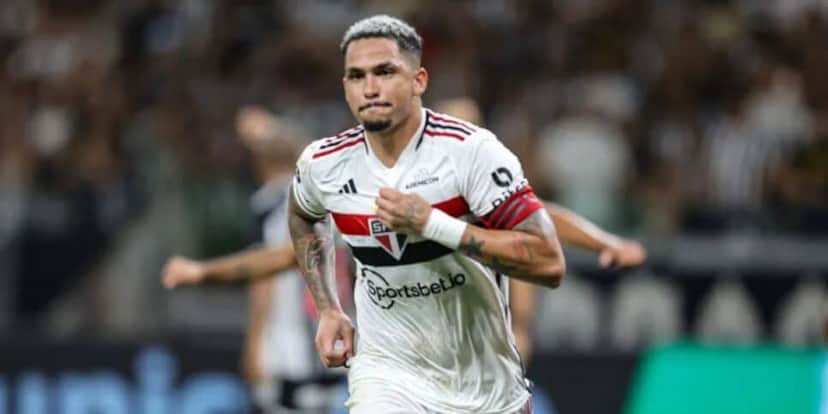 Luciano não desempenha um bom papel como camisa 10 (Reprodução: Gilson Lobo/AGIF) Luciano não desempenha um bom papel como camisa 10 (Reprodução: Gilson Lobo/AGIF)