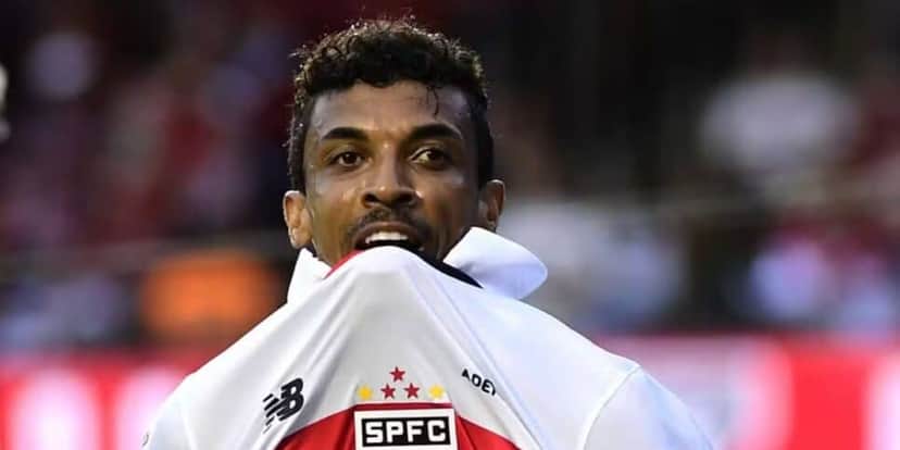 Luiz Gustavo chegou com 1 ano de contrato no São Paulo (Reprodução: Marcos Ribolli) Luiz Gustavo chegou com 1 ano de contrato no São Paulo (Reprodução: Marcos Ribolli)
