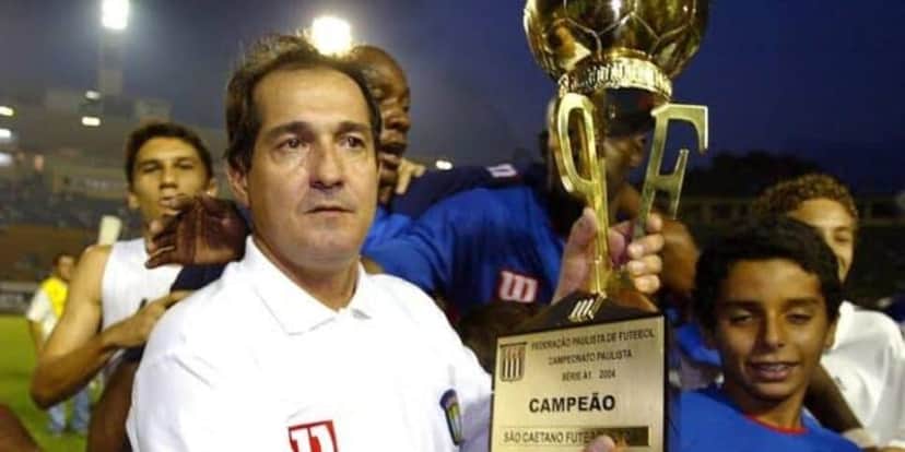 Muricy no São Caetano em 2004 (Reprodução/Imortais do Futebol) Muricy no São Caetano em 2004 (Reprodução/Imortais do Futebol)