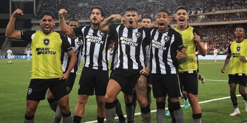 Elenco do Botafogo voando na temporada (Reprodução: Vitor Silva) Elenco do Botafogo voando na temporada (Reprodução: Vitor Silva)