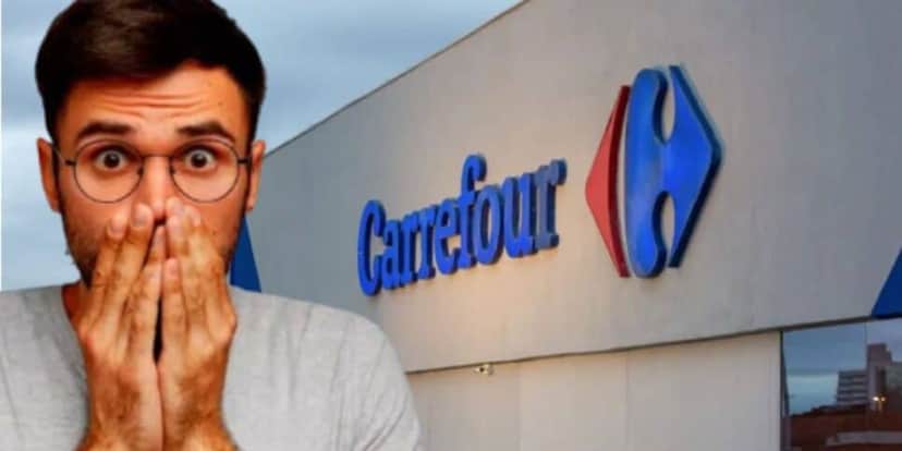 Clientes são surpreendidos com anúncio do Carrefour (Foto: Internet) Clientes são surpreendidos com anúncio do Carrefour (Foto: Internet)