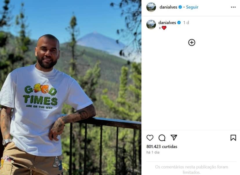 Daniel Alves compartilhou foto sorrido nas redes sociais (Foto: Reprodução/Instagram) Daniel Alves compartilhou foto sorrido nas redes sociais (Foto: Reprodução/Instagram)