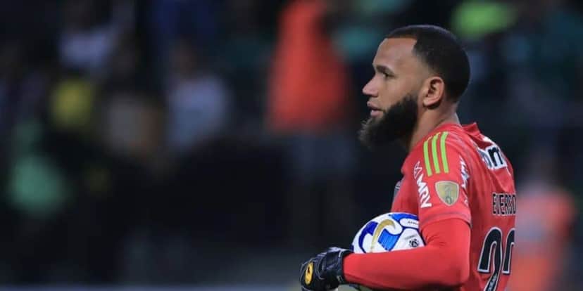 O goleiro é um dos mais experientes do elenco (Reprodução: Ettore Chiereguini/AGIF) O goleiro é um dos mais experientes do elenco (Reprodução: Ettore Chiereguini/AGIF)