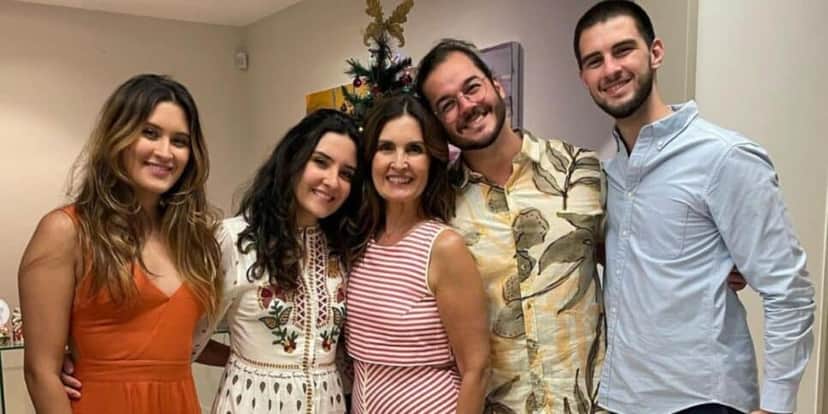 Fátima Bernardes, Túlio Gadêlha e os filhos trigêmeos, do antigo relacionamento com William Bonner (Foto: Instagram)
