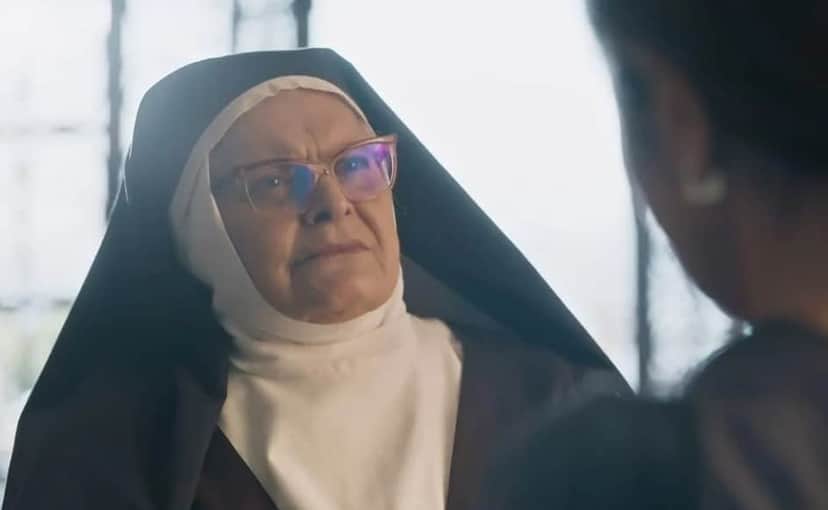 Irmã Mércia (Jussara Freire) em Mania de Você (Foto: Reprodução / Globo) Irmã Mércia (Jussara Freire) em Mania de Você (Foto: Reprodução / Globo)