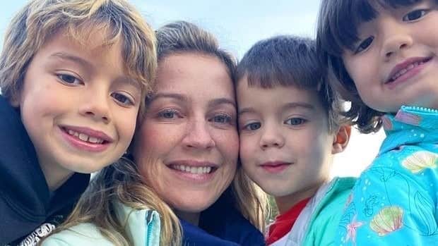 Piovani com os herdeiros que teve no seu casamento com Scooby Piovani com os herdeiros que teve no seu casamento com Scooby