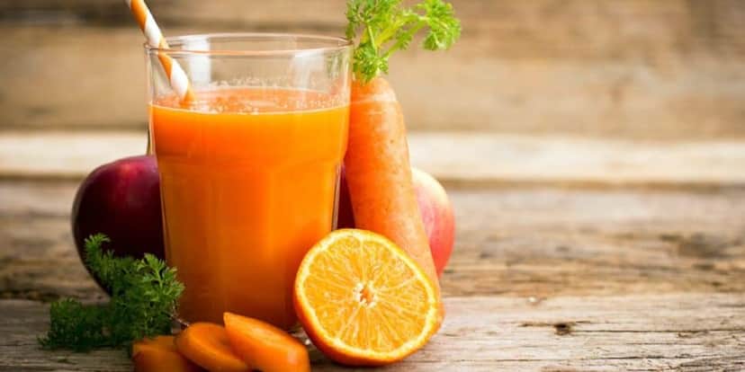 Suco de cenoura e maçã ajuda a perder uns quilinhos (Reprodução: Internet) Suco de cenoura e maçã ajuda a perder uns quilinhos (Reprodução: Internet)