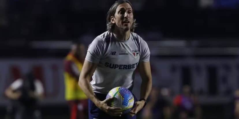 Zubeldía, técnico de futebol do São Paulo (Reprodução: Rubens Chiri) Zubeldía, técnico de futebol do São Paulo (Reprodução: Rubens Chiri)