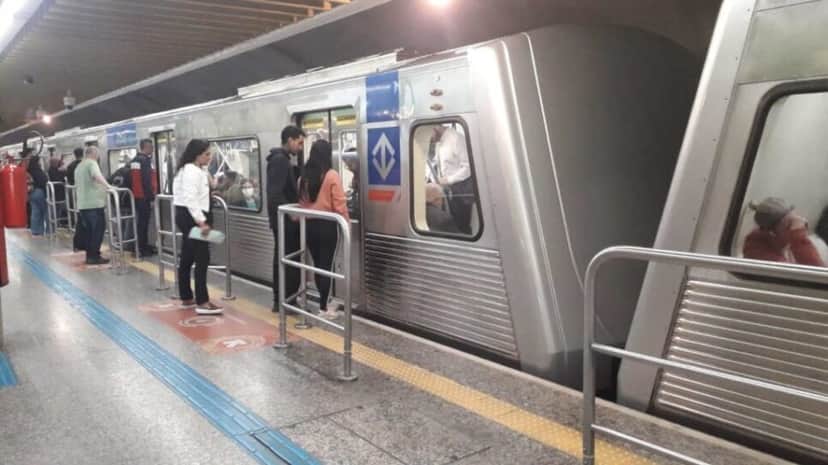 Metrô- SP irá oferecer transporte gratuitos para alunos que se dirigirem para fazer a prova do ENEM (Foto Reprodução/Internet) Metrô- SP irá oferecer transporte gratuitos para alunos que se dirigirem para fazer a prova do ENEM (Foto Reprodução/Internet)