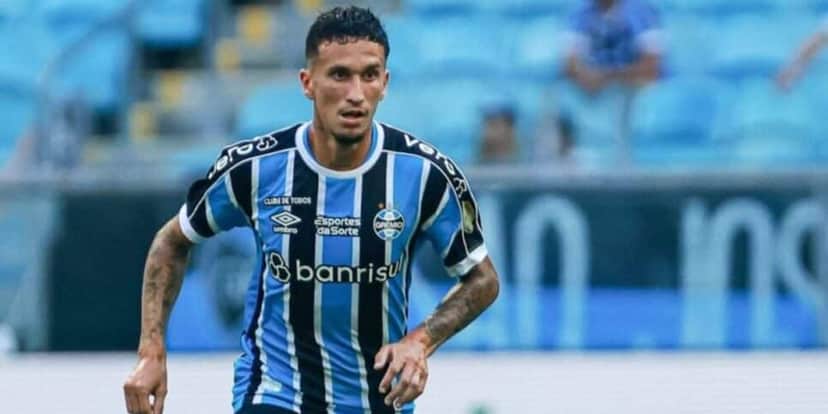 Dodi volta após suspensão (Reprodução/Portal Meu Grêmio) Dodi volta após suspensão (Reprodução/Portal Meu Grêmio)
