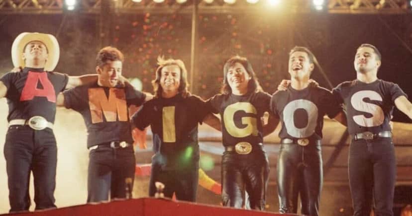 1ª formação de amigos, junto com Leandro, Leonardo, Chitãozinho, Xororó, Zezé di Camargo e Luciano (Foto: Acervo/Globo) 1ª formação de amigos, junto com Leandro, Leonardo, Chitãozinho, Xororó, Zezé di Camargo e Luciano (Foto: Acervo/Globo)