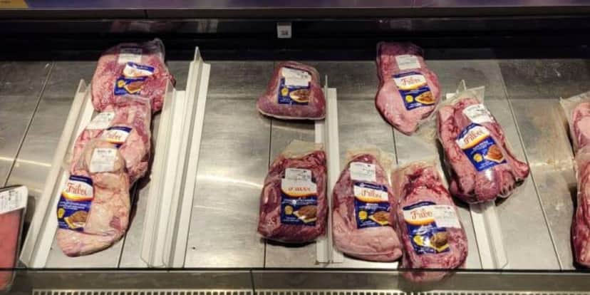 Unidade de São Paulo continha apenas 12 unidades de carne Friboi (Foto Reprodução/Gustavo Gonçalves/Folhapress) Unidade de São Paulo continha apenas 12 unidades de carne Friboi (Foto Reprodução/Gustavo Gonçalves/Folhapress)