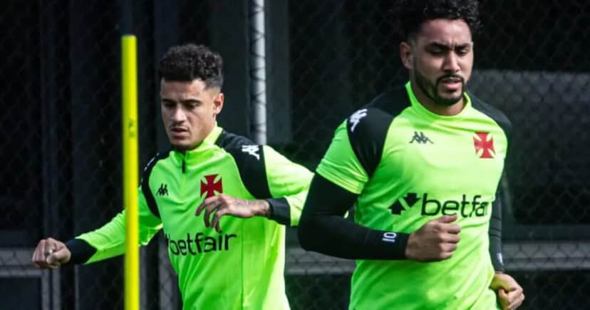 Coutinho e Payet durante treino no Vasco (Foto: Leandro Amorim) Coutinho e Payet durante treino no Vasco (Foto: Leandro Amorim)